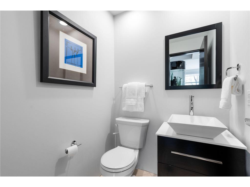 1128 Kenwood Parkway Minneapolis MN 55403 6821928 image33