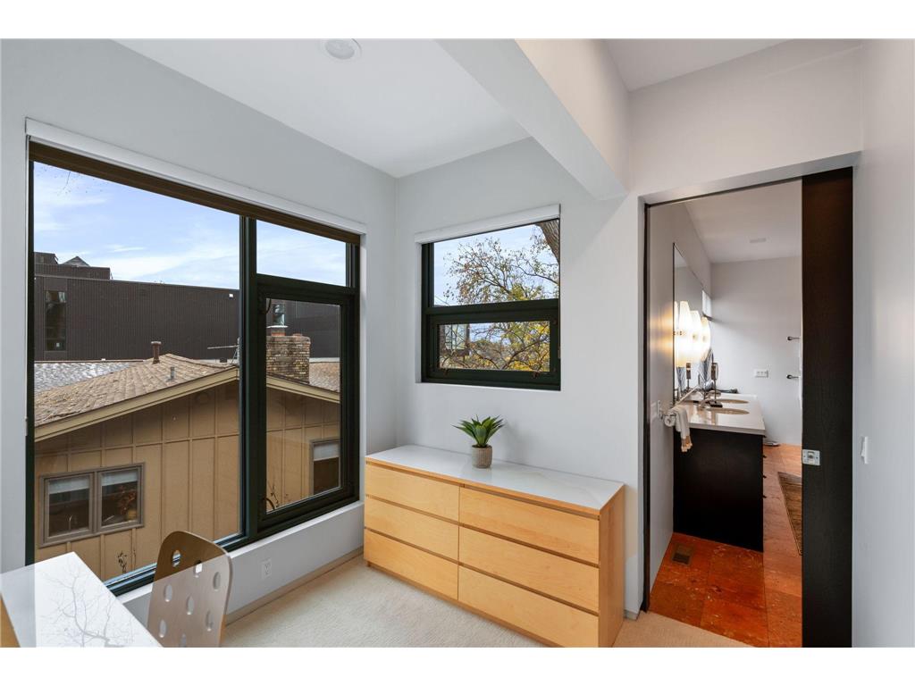 1128 Kenwood Parkway Minneapolis MN 55403 6821928 image45