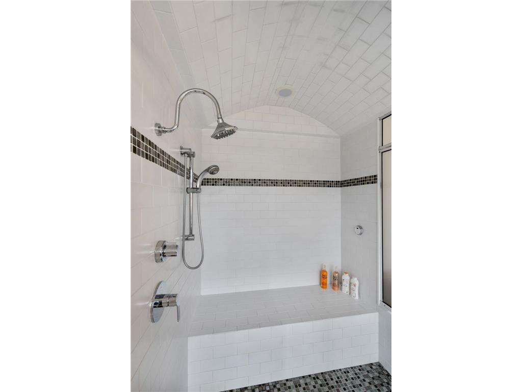 1128 Kenwood Parkway Minneapolis MN 55403 6821928 image51