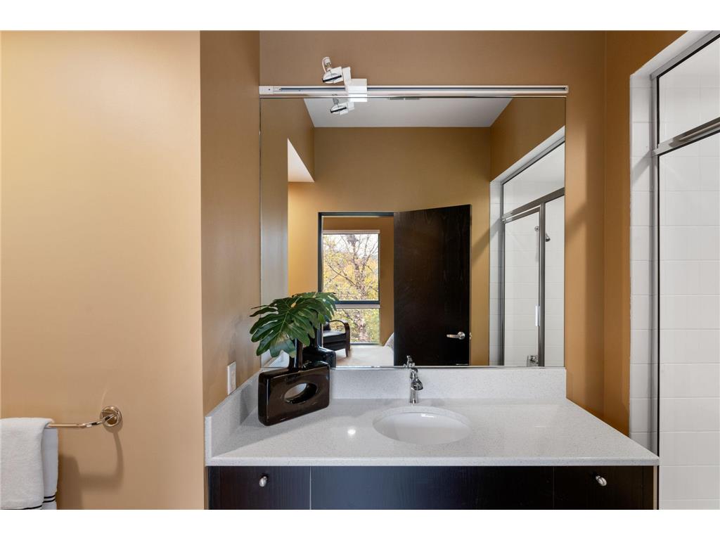 1128 Kenwood Parkway Minneapolis MN 55403 6821928 image55