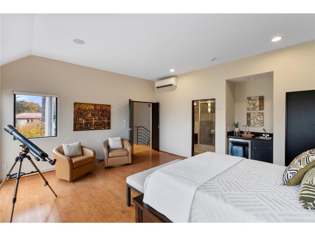 1128 Kenwood Parkway Minneapolis MN 55403 6821928 image61