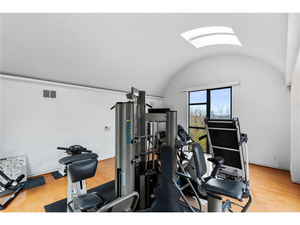 1128 Kenwood Parkway Minneapolis MN 55403 6821928 image68