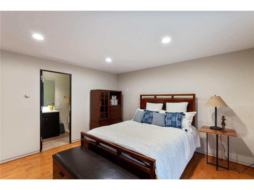 1128 Kenwood Parkway Minneapolis MN 55403 6821928 image73