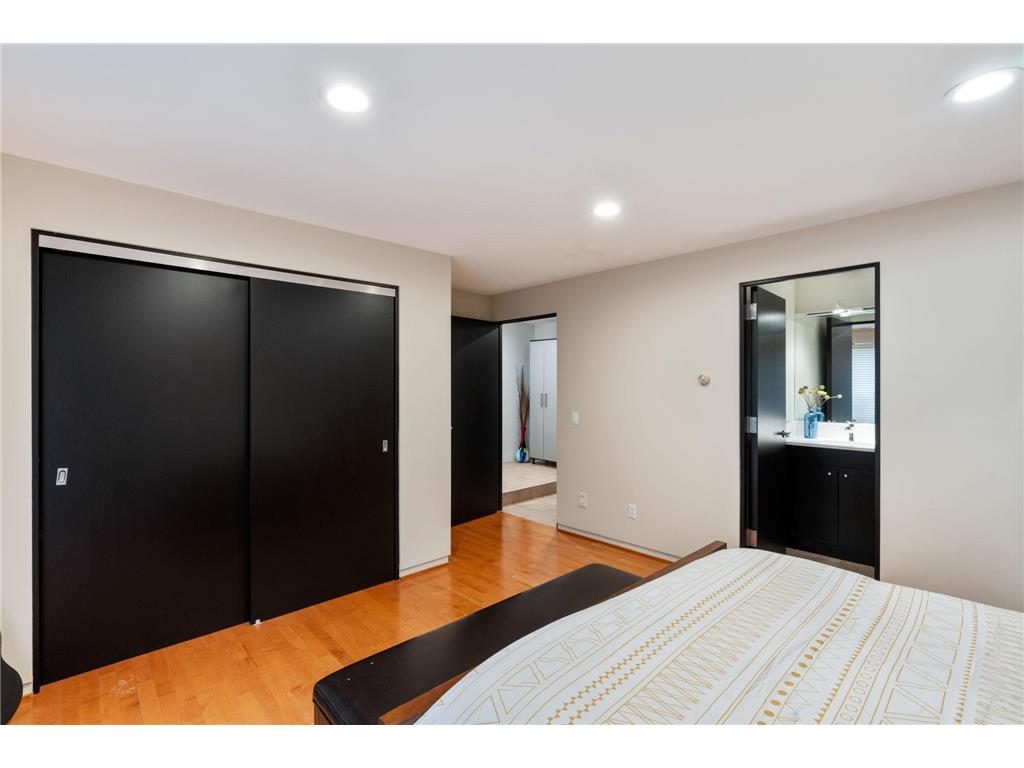 1128 Kenwood Parkway Minneapolis MN 55403 6821928 image74