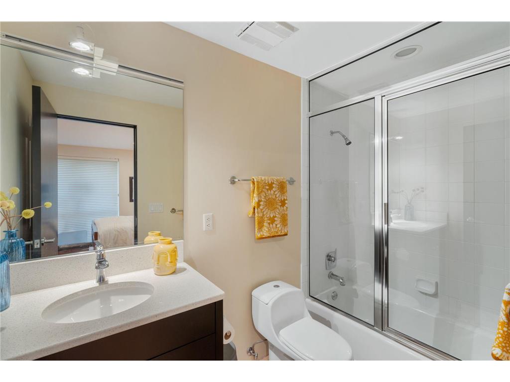 1128 Kenwood Parkway Minneapolis MN 55403 6821928 image75