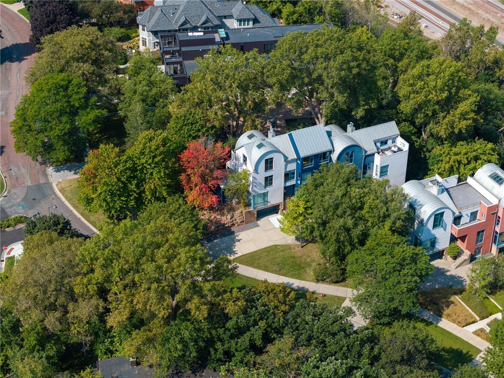 1128 Kenwood Parkway Minneapolis MN 55403 6821928 image82