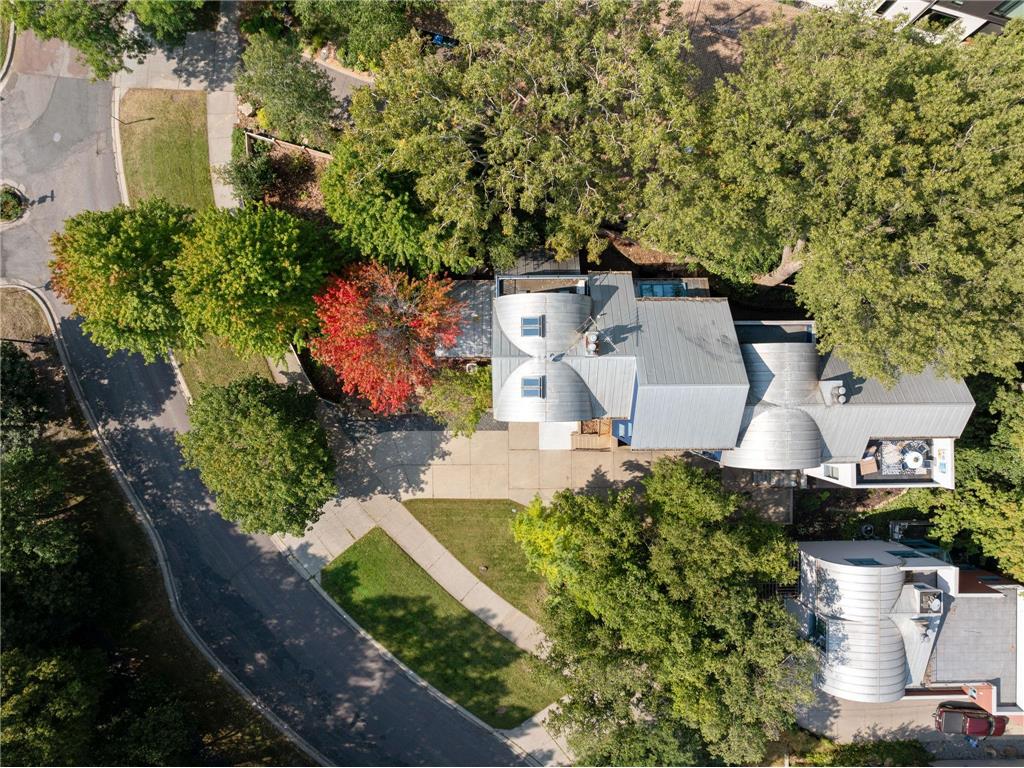 1128 Kenwood Parkway Minneapolis MN 55403 6821928 image85