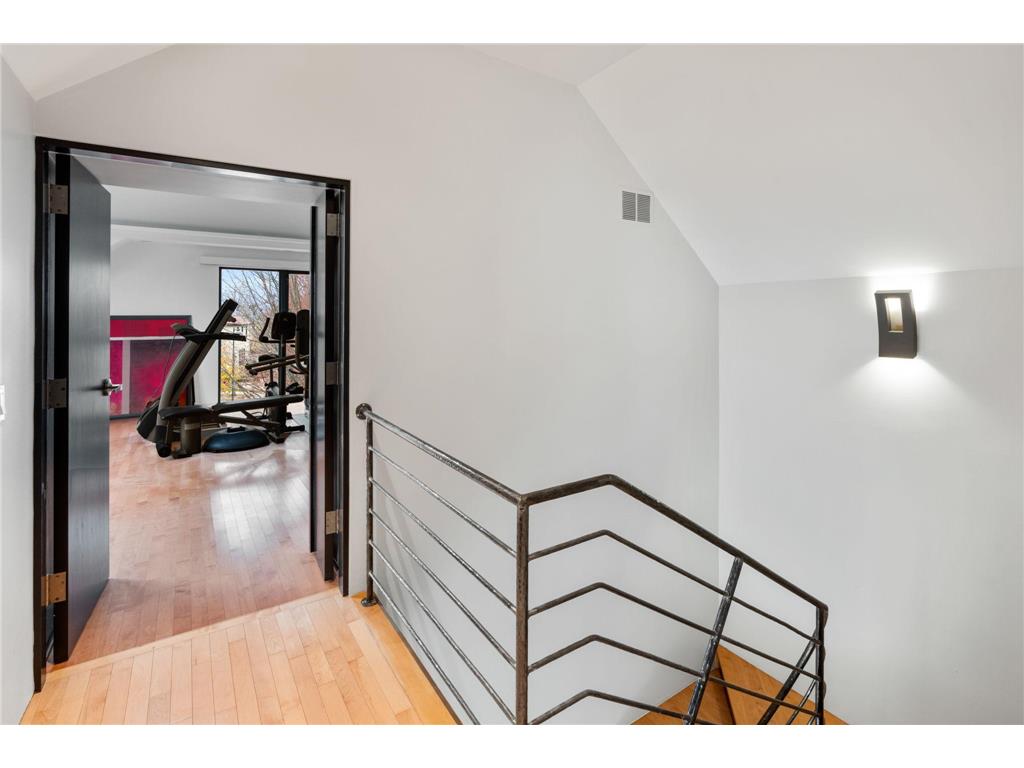 1128 Kenwood Parkway Minneapolis MN 55403 7113271 image59