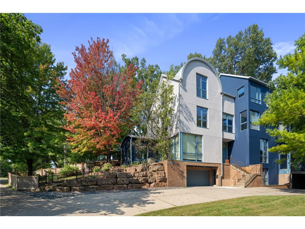 1128 Kenwood Parkway Minneapolis MN 55403 7113271 image82