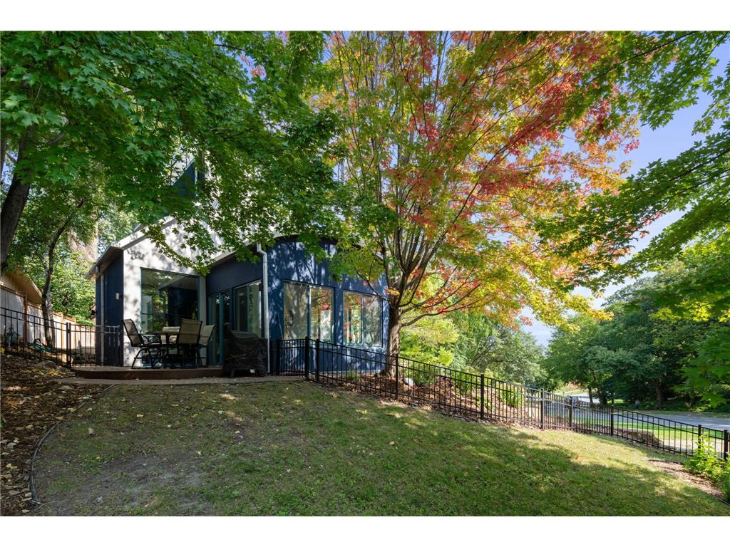 1128 Kenwood Parkway Minneapolis MN 55403 7113271 image85