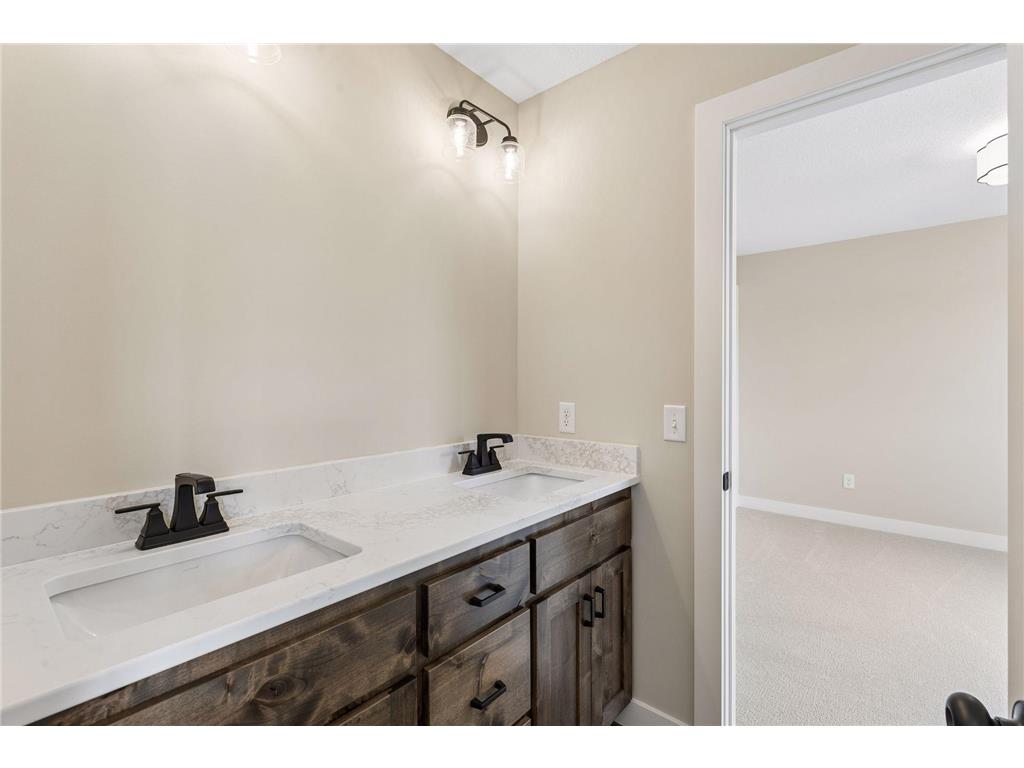 11283 238th Avenue NW Zimmerman MN 55398 6820863 image34