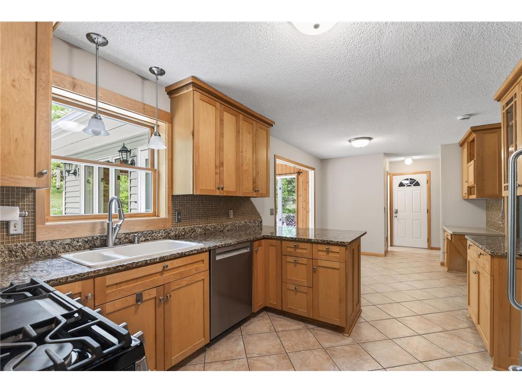 113 E 135th Street Burnsville MN 55337 7082340 image8