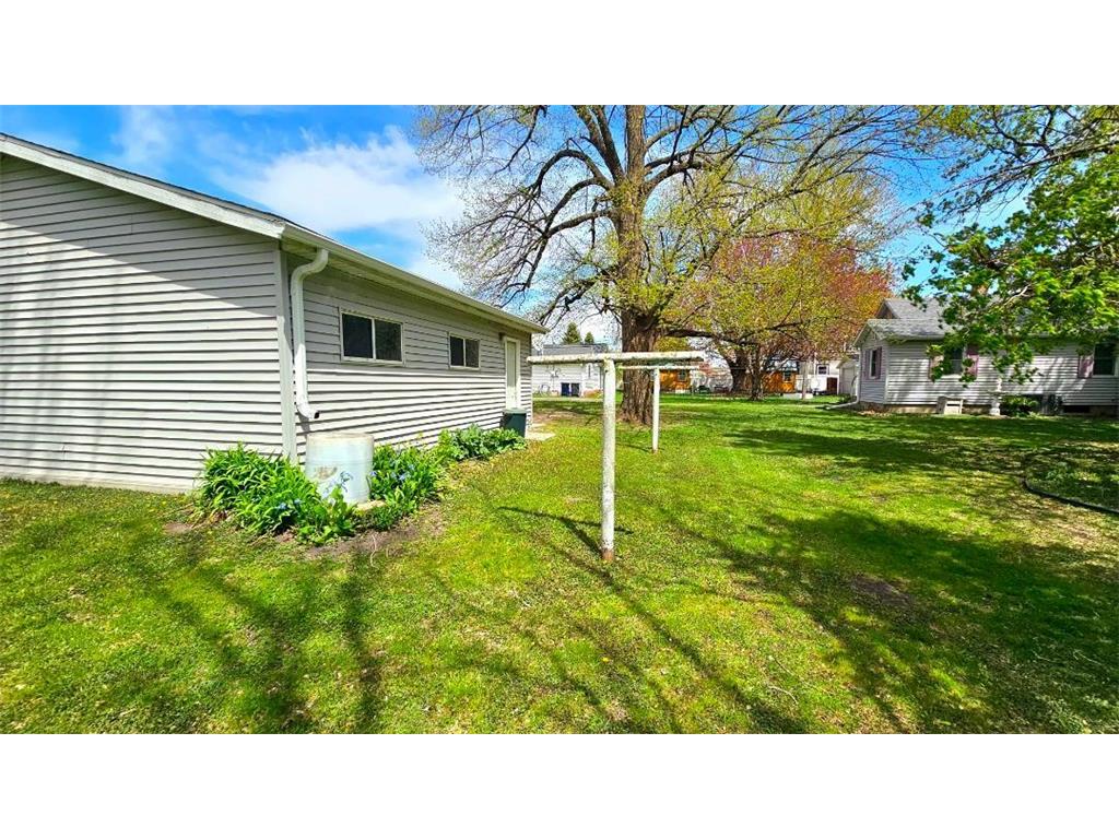 113 W 3rd Street Donnelly MN 56235 7073908 image38