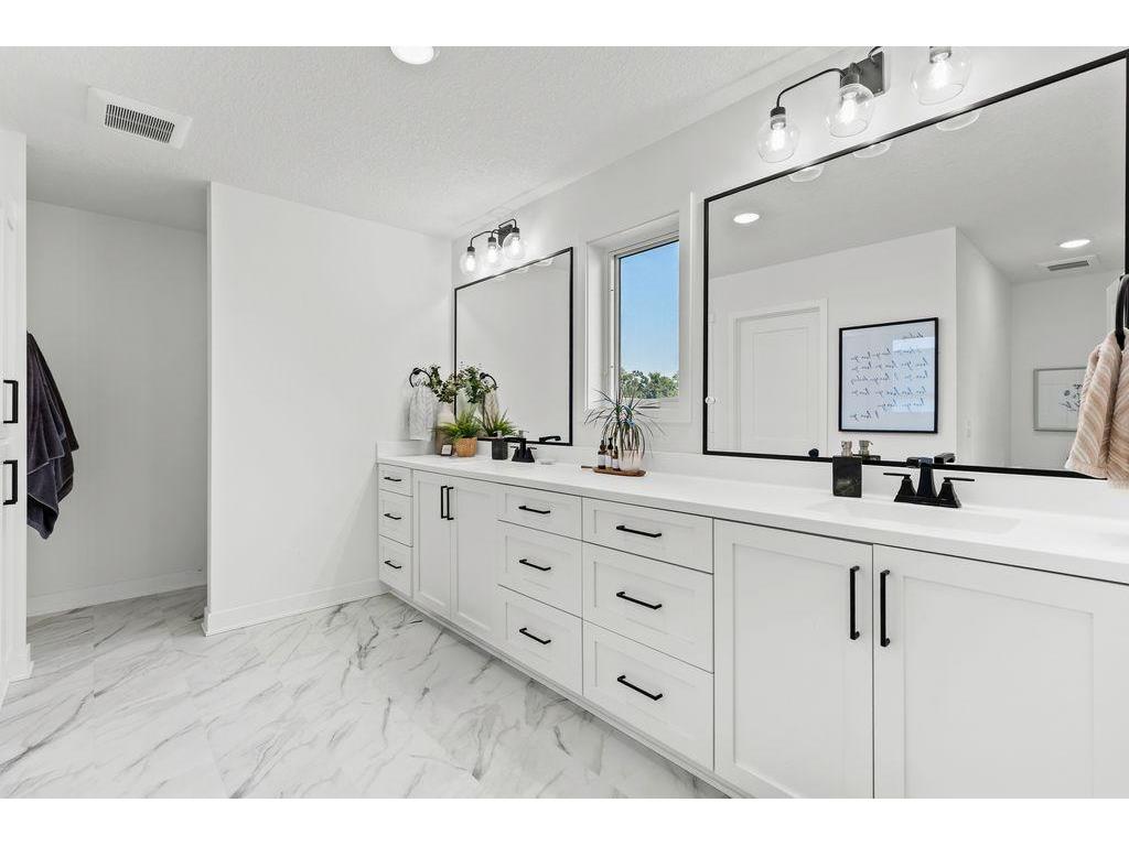 1130 Griffin Avenue Mahtomedi MN 55115 6769282 image16