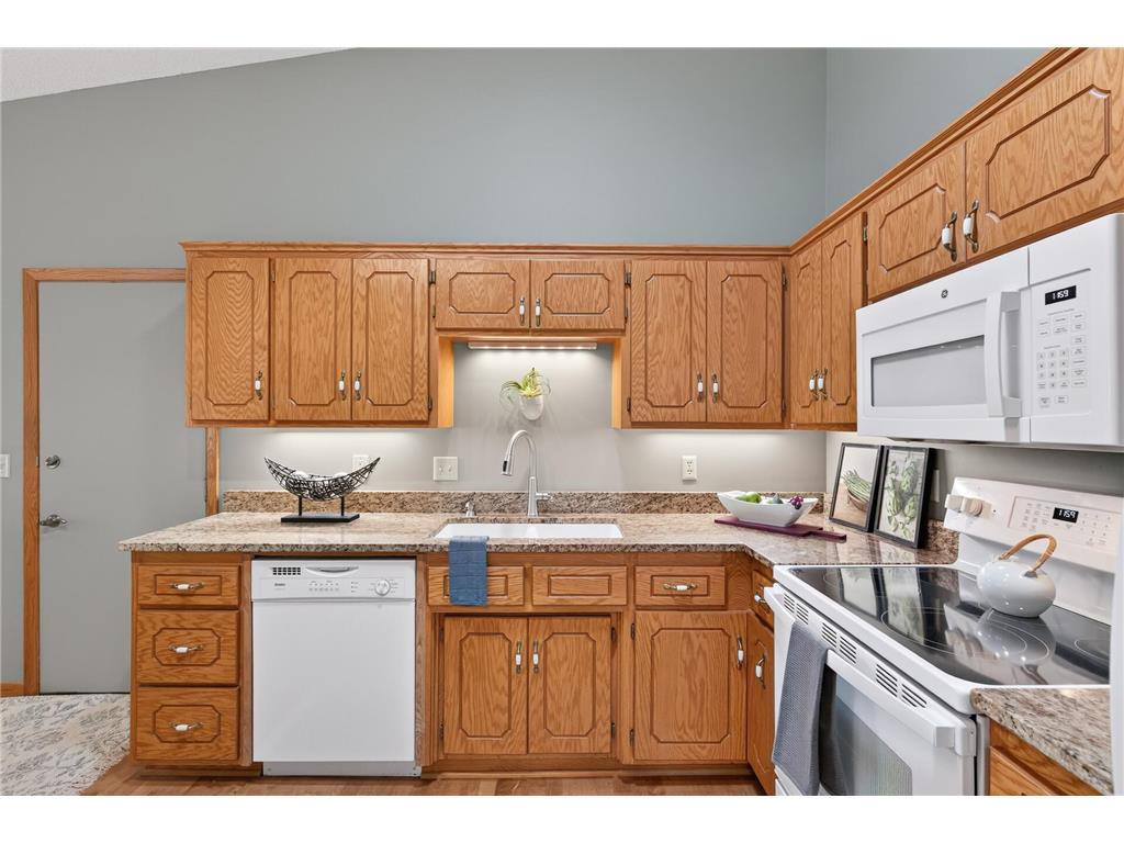 1130 Rose Place Roseville MN 55113 7106520 image19