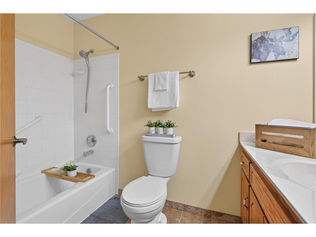 1130 Rose Place Roseville MN 55113 7106520 image20