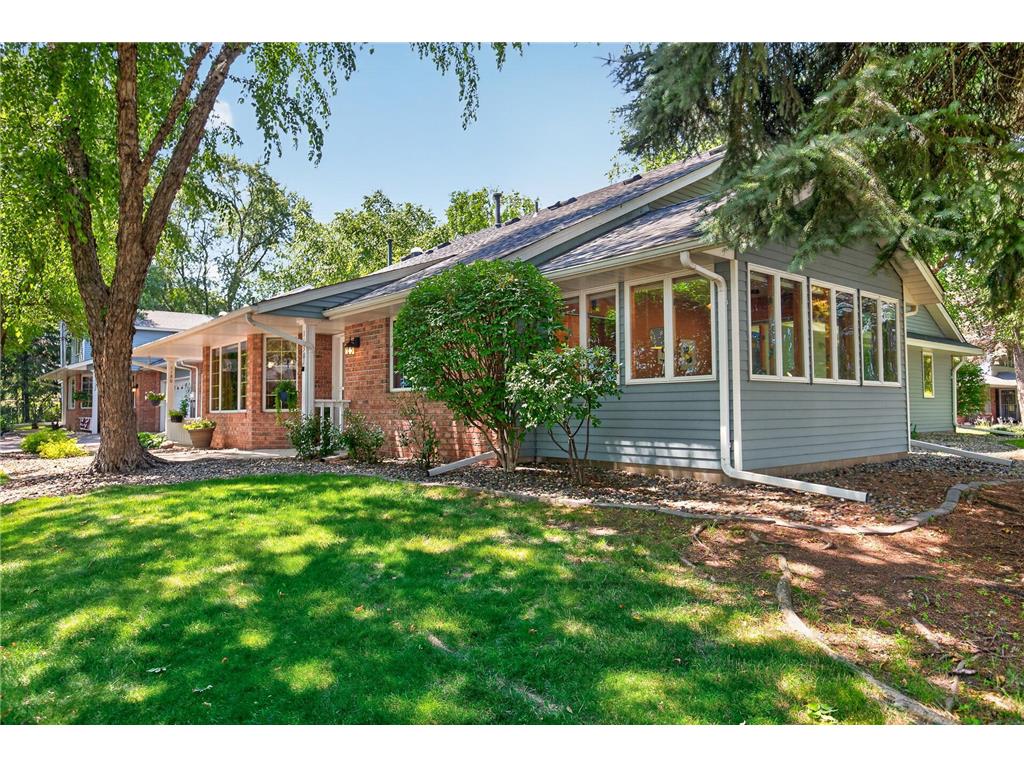 1130 Rose Place Roseville MN 55113 7106520 image3