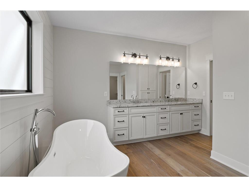 1130X Park Ridge Drive W Minnetonka MN 55305 6682517 image24