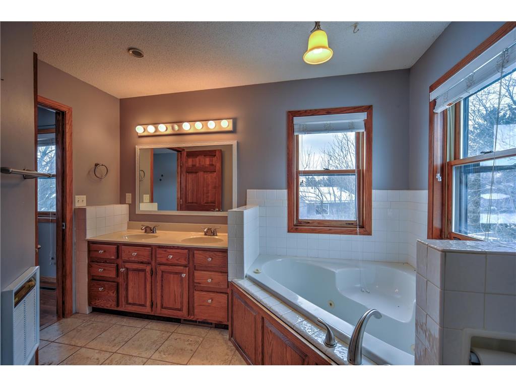 1131 Alfred Place New Richmond WI 54017 6778948 image40