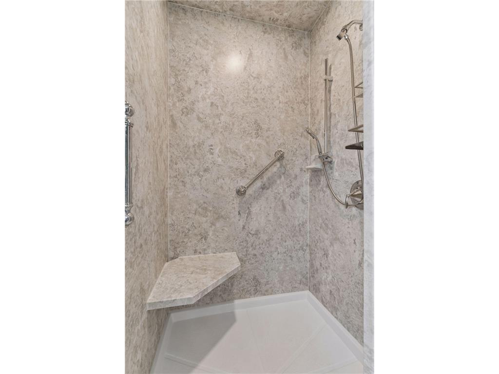 1131 Davern Street Saint Paul MN 55116 7047439 image18