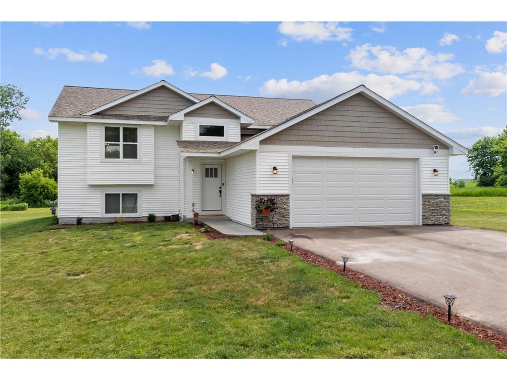 1131 Eulaine Circle Hammond WI 54015 6380795 image1