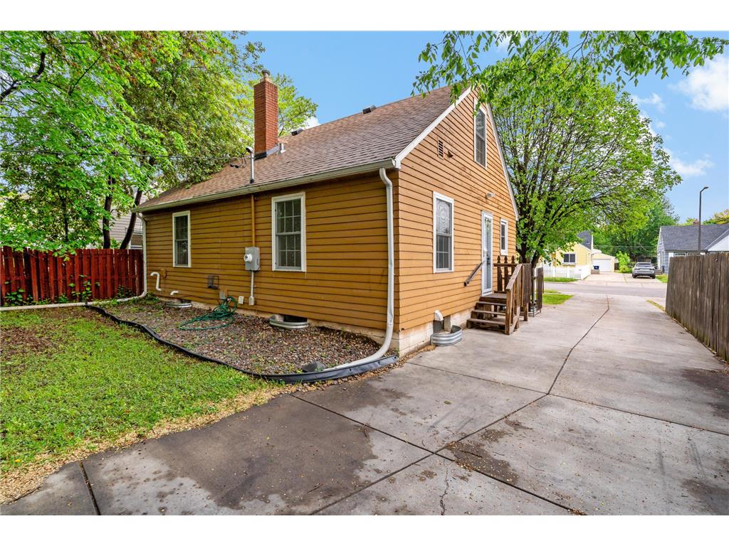 1131 Kingsford Street Saint Paul MN 55106 7074859 image3