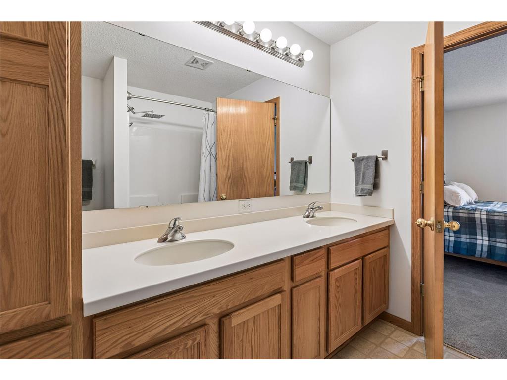 1131 Village Street SE New Prague MN 56071 7106435 image10