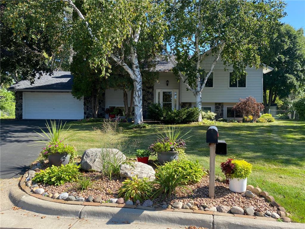 11311 W River Hills Drive Burnsville MN 55337 6796400 image1