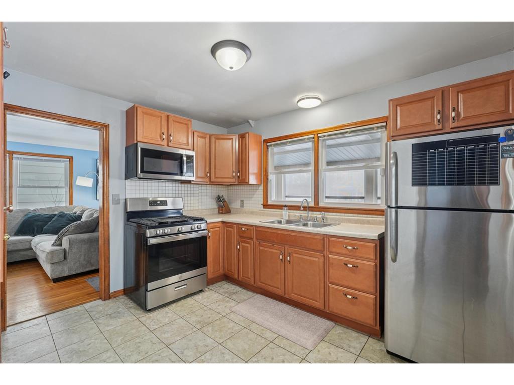 1132 Minnehaha Avenue E Saint Paul MN 55106 7010871 image2