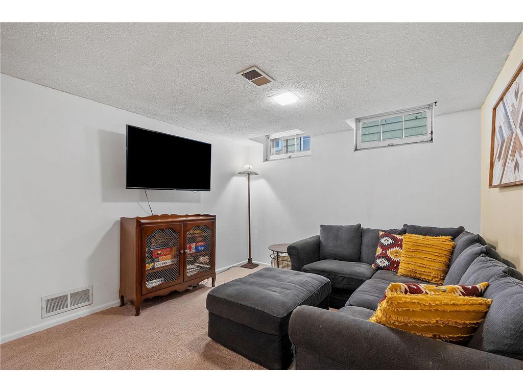 1133 California Avenue W Saint Paul MN 55108 7095606 image25