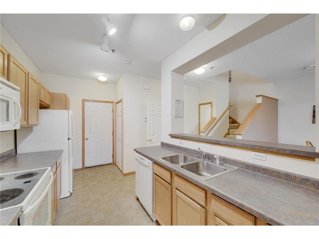 11331 Aberdeen Circle NE #E Blaine MN 55449 7104636 image12