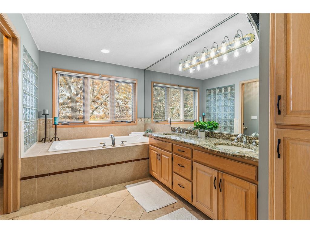 11338 Hawk High Court Eden Prairie MN 55347 6815918 image39