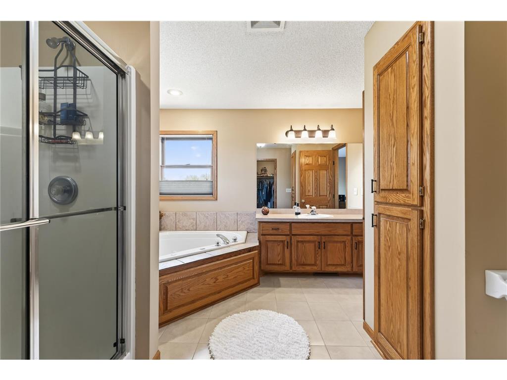 1135 S Trappers Crossing Lino Lakes MN 55038 7064236 image27