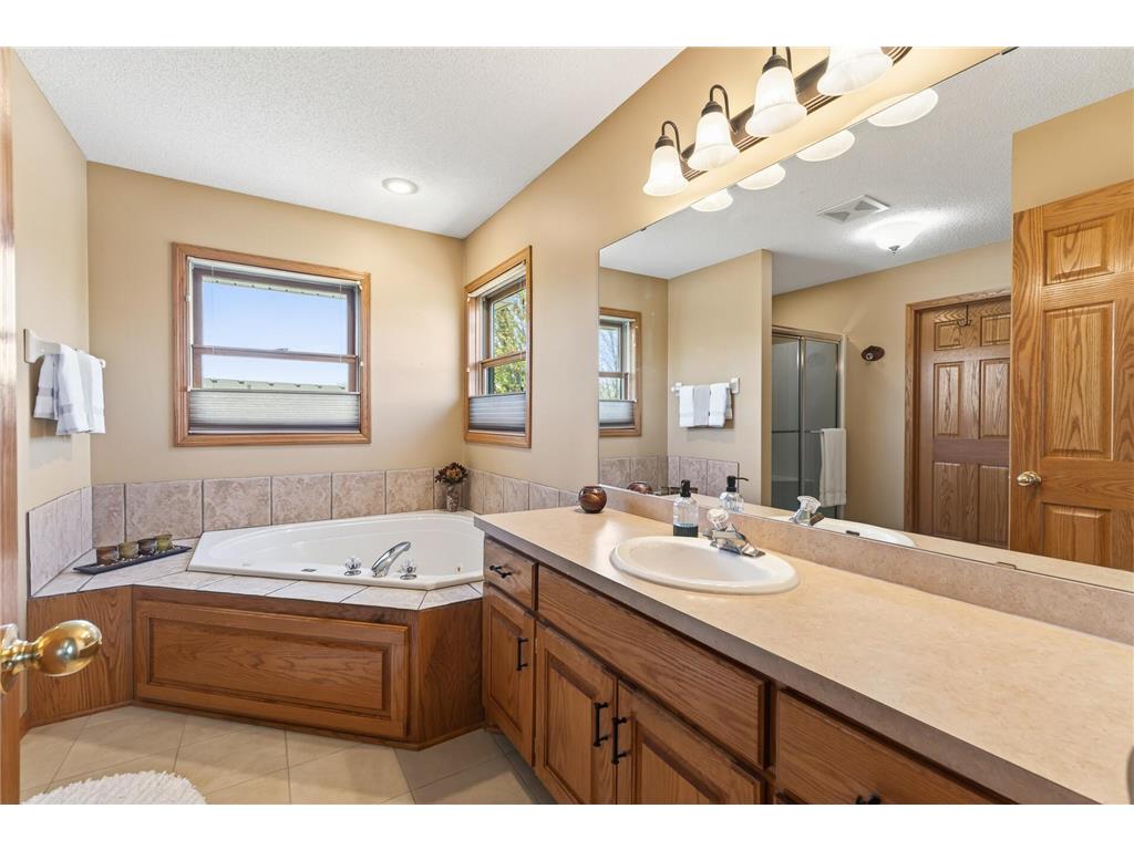1135 S Trappers Crossing Lino Lakes MN 55038 7064236 image29