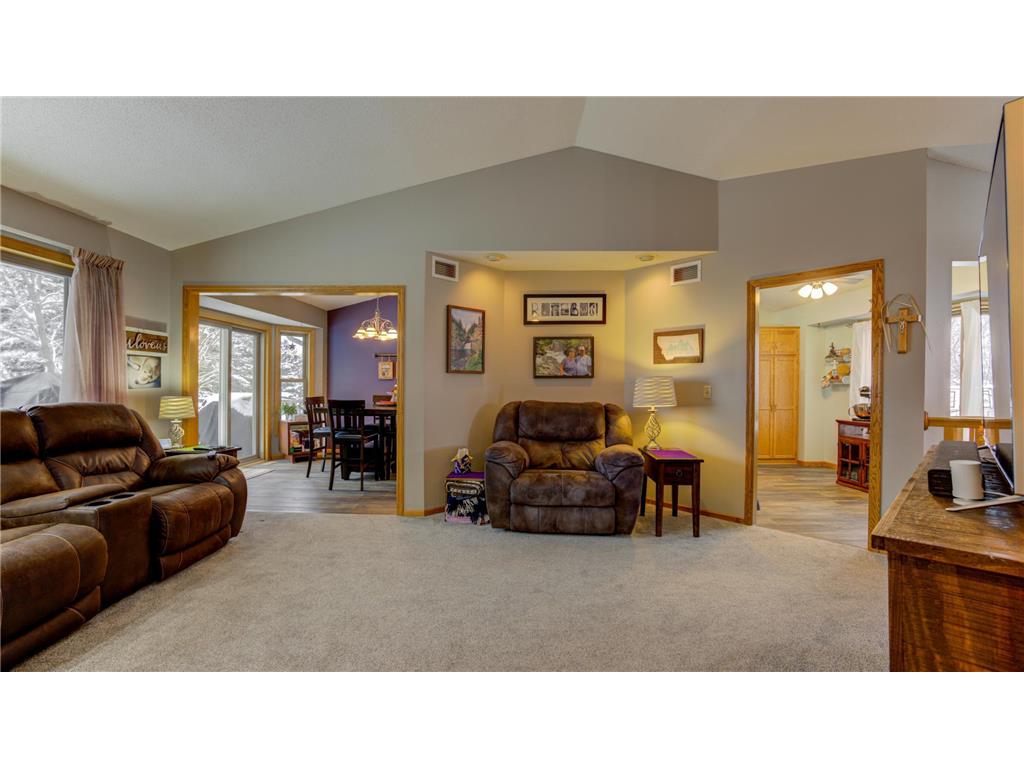 11353 54 1/2 Street NE, Albertville, MN 55301 MLS 6309948 Edina Realty