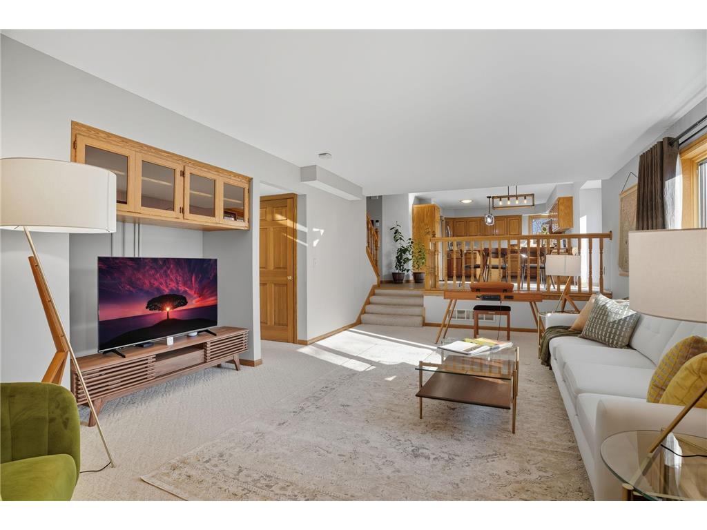 1136 County Road C2 W Roseville MN 55113 7024320 image10