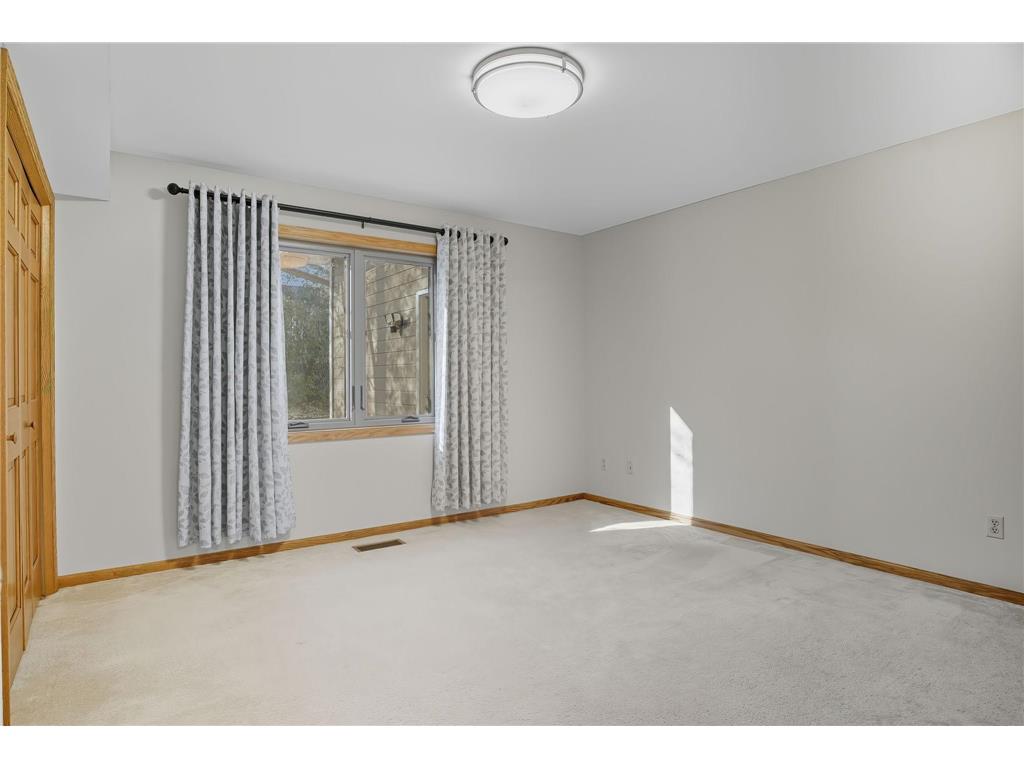 1136 County Road C2 W Roseville MN 55113 7024320 image11