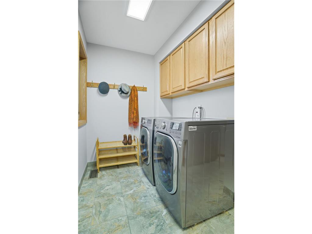 1136 County Road C2 W Roseville MN 55113 7024320 image12