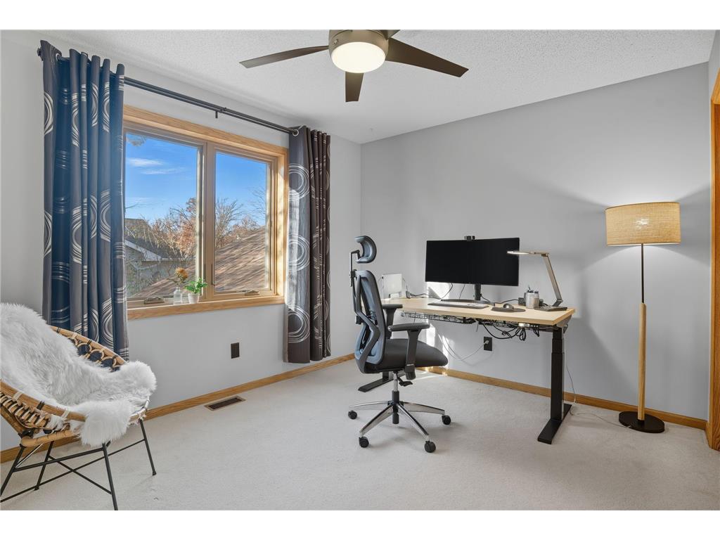 1136 County Road C2 W Roseville MN 55113 7024320 image16