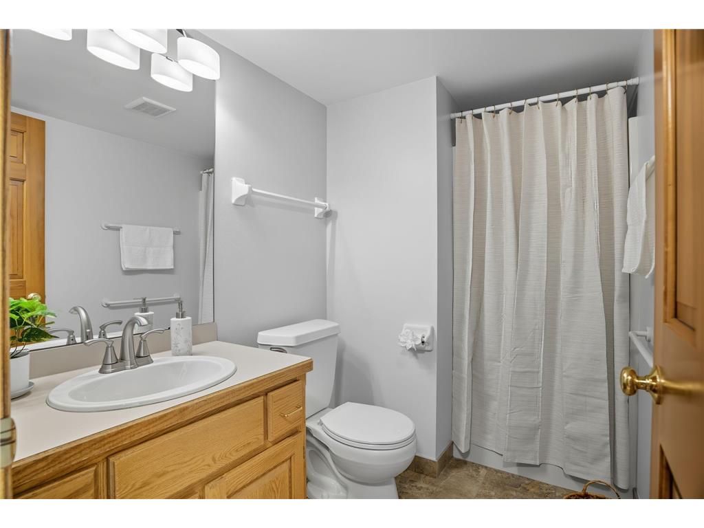 1136 County Road C2 W Roseville MN 55113 7024320 image17