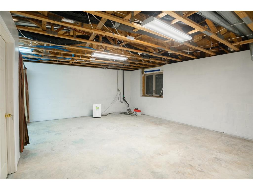 1136 County Road C2 W Roseville MN 55113 7024320 image19