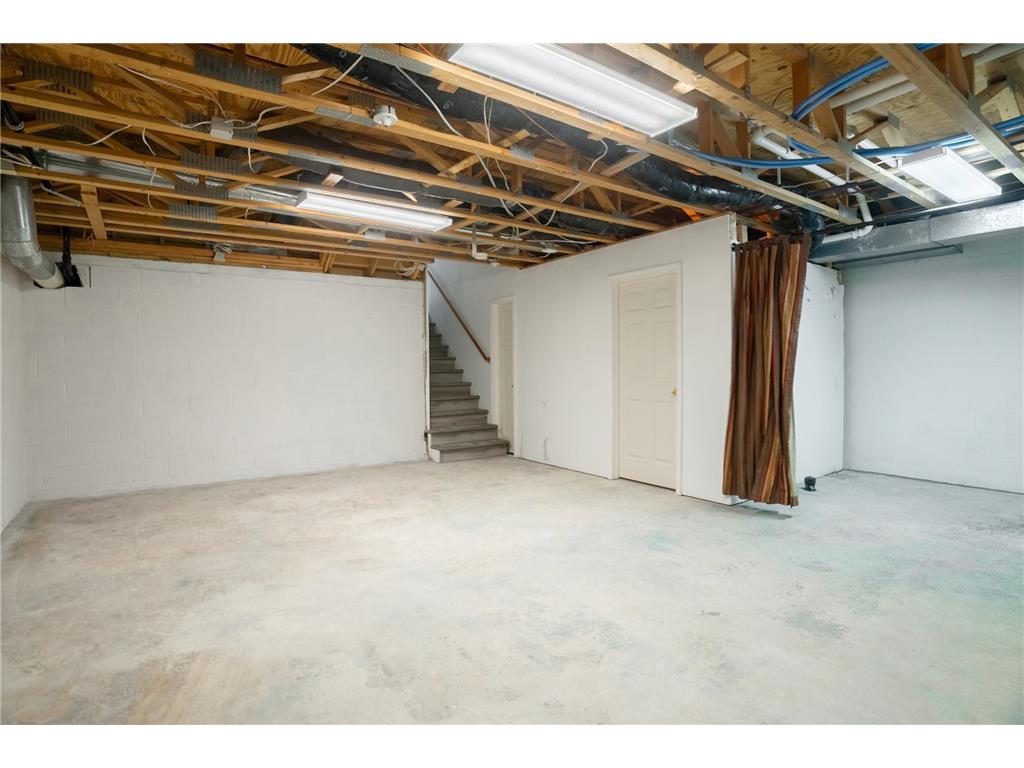 1136 County Road C2 W Roseville MN 55113 7024320 image20