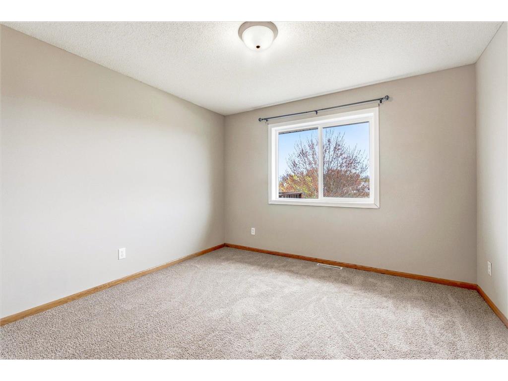1136 Pioneer Trail SE Cambridge MN 55008 7006752 image11