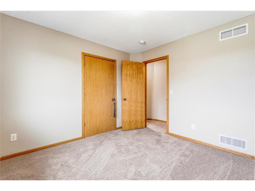 1136 Pioneer Trail SE Cambridge MN 55008 7006752 image12