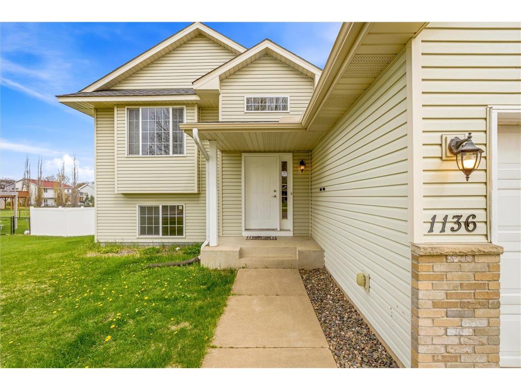 1136 Pioneer Trail SE Cambridge MN 55008 7006752 image2