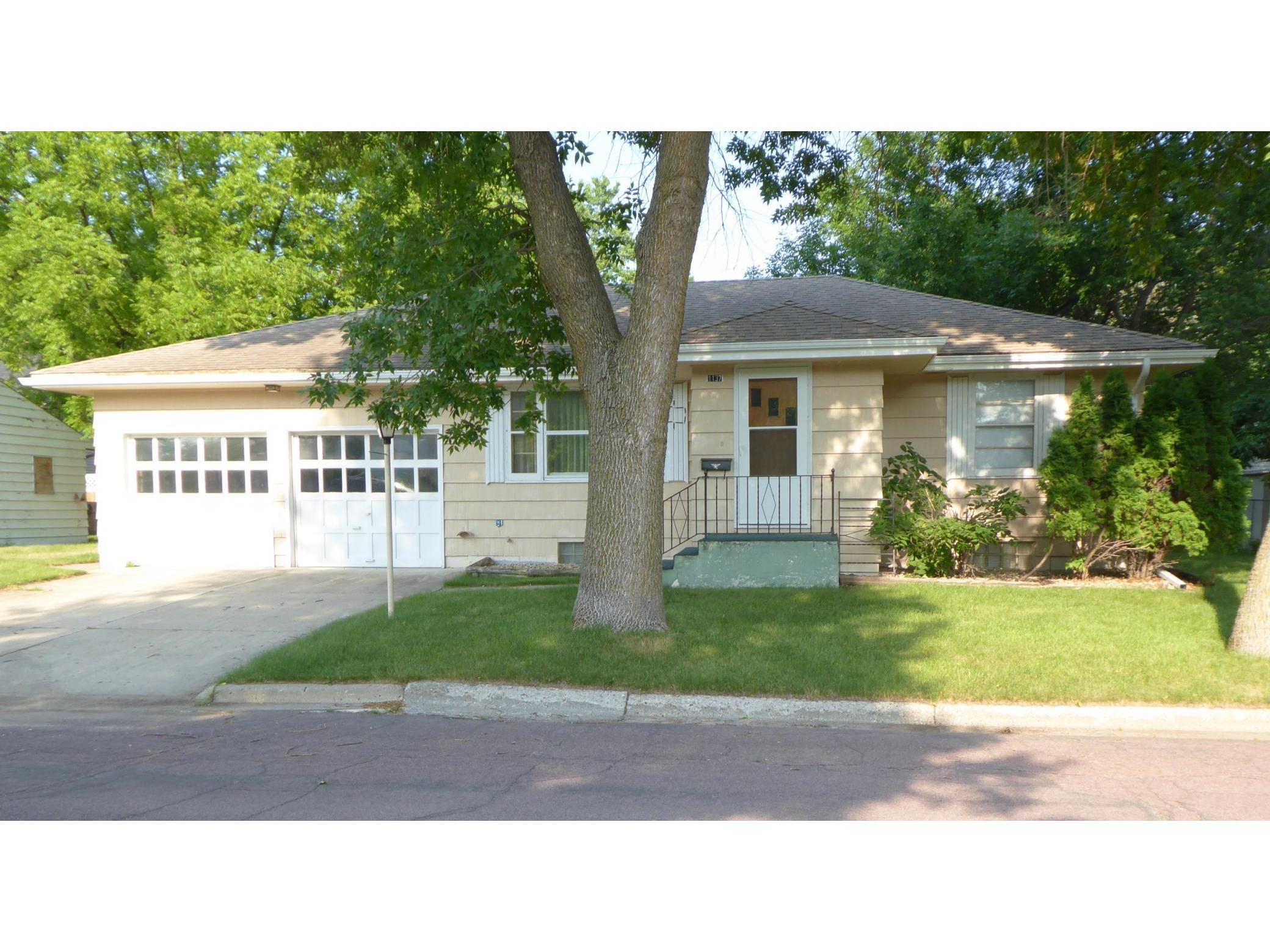 1137 7th Avenue, Windom, MN 56101 MLS 6025691 Edina Realty