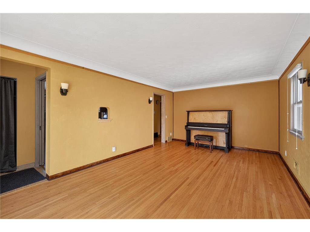 1137 Osceola Avenue Saint Paul MN 55105 7084877 image5