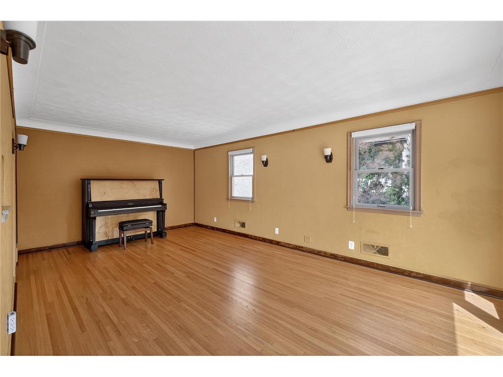 1137 Osceola Avenue Saint Paul MN 55105 7084877 image6