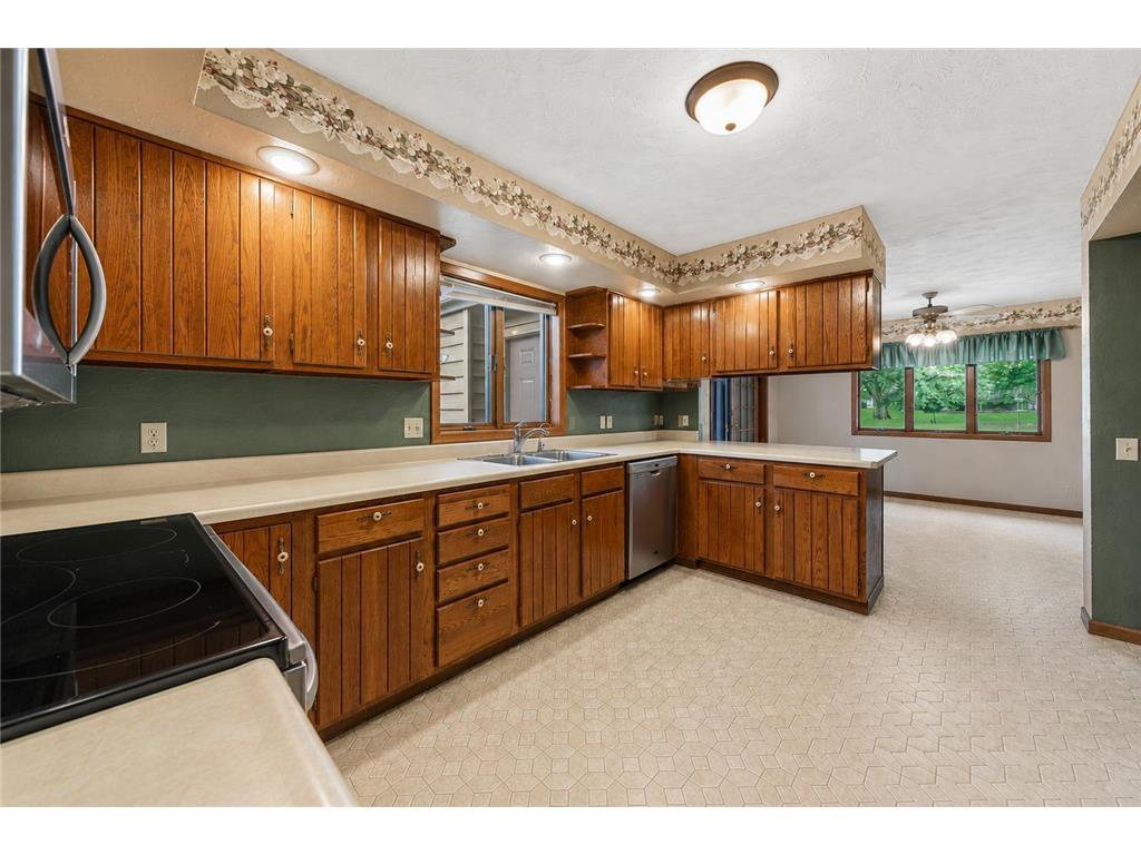 1139 10th Street N Saint James MN 56081 7084104 image9