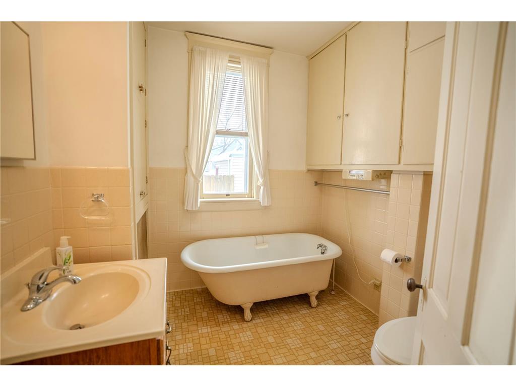 114 7th Street NE Little Falls MN 56345 6823002 image9